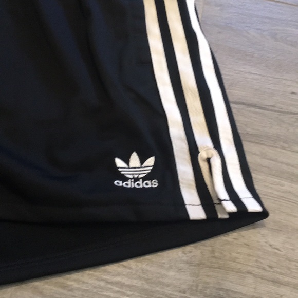 LAST CHANCE!!! Adidas Originals Women's Shorts - Picture 2 of 6
